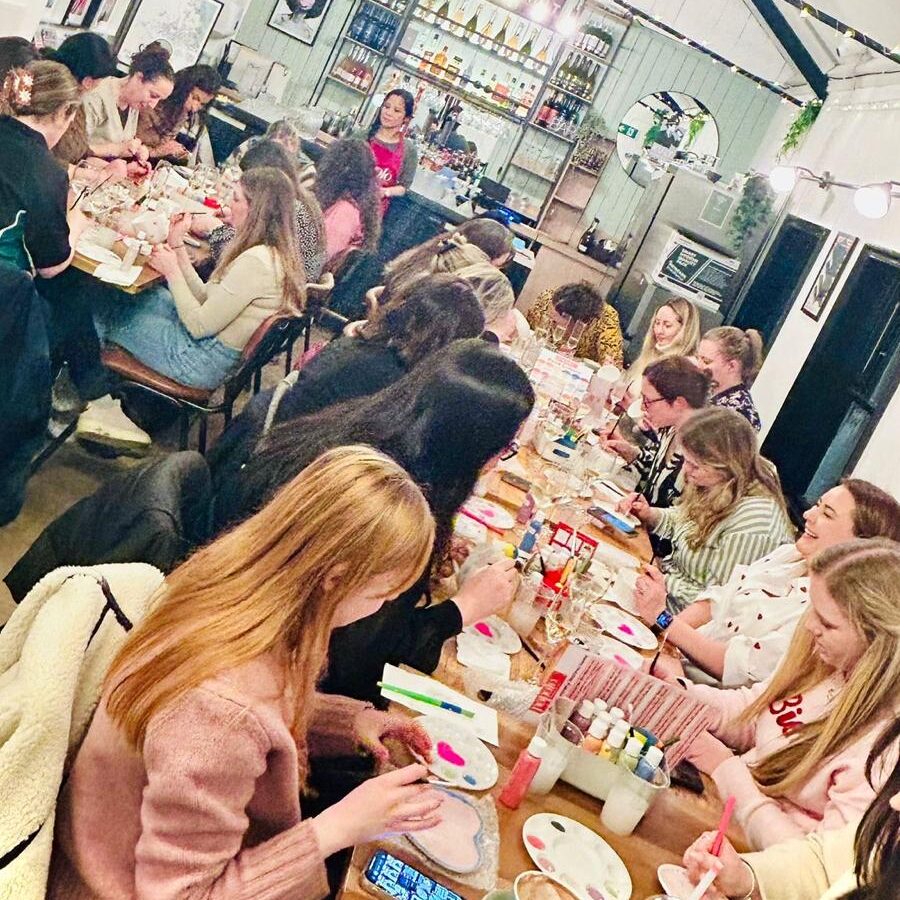 KULT. Sip and paint event